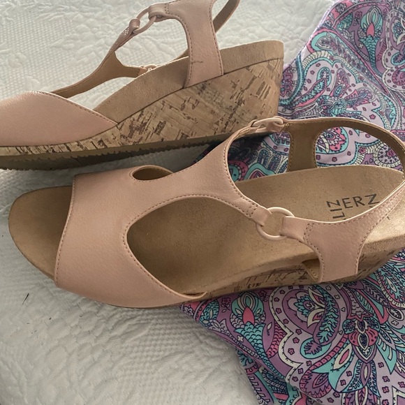 Naturalizer Pink T-Strap Sandals - Picture 6 of 10